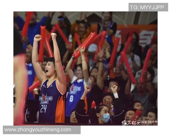 新疆女篮与广东女篮激战正酣谁能在赛场上笑到最后